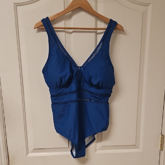 Cupshe Other - NWT Cupshe Plus Size Swimsuit